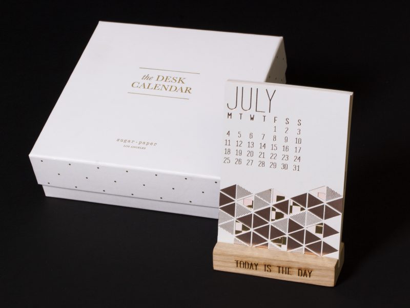 SUGAR PAPER Calendar with Wooden Block Gala De Luxe